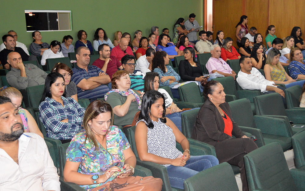 Assedio-moral-no-ambiente-de-trabalho-foi-tema-da-palestra_002-Foto-ROBSON-PAIVA-