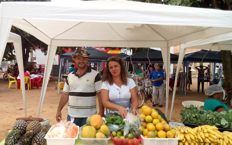 85 barracas instaladas e circulação de R$ 70.000,00/mês em média na feira.