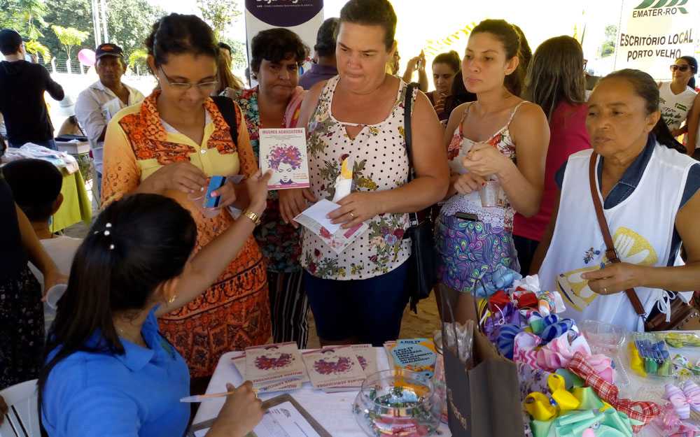 Campanhas pontuais e contínuas contra a violência doméstica,