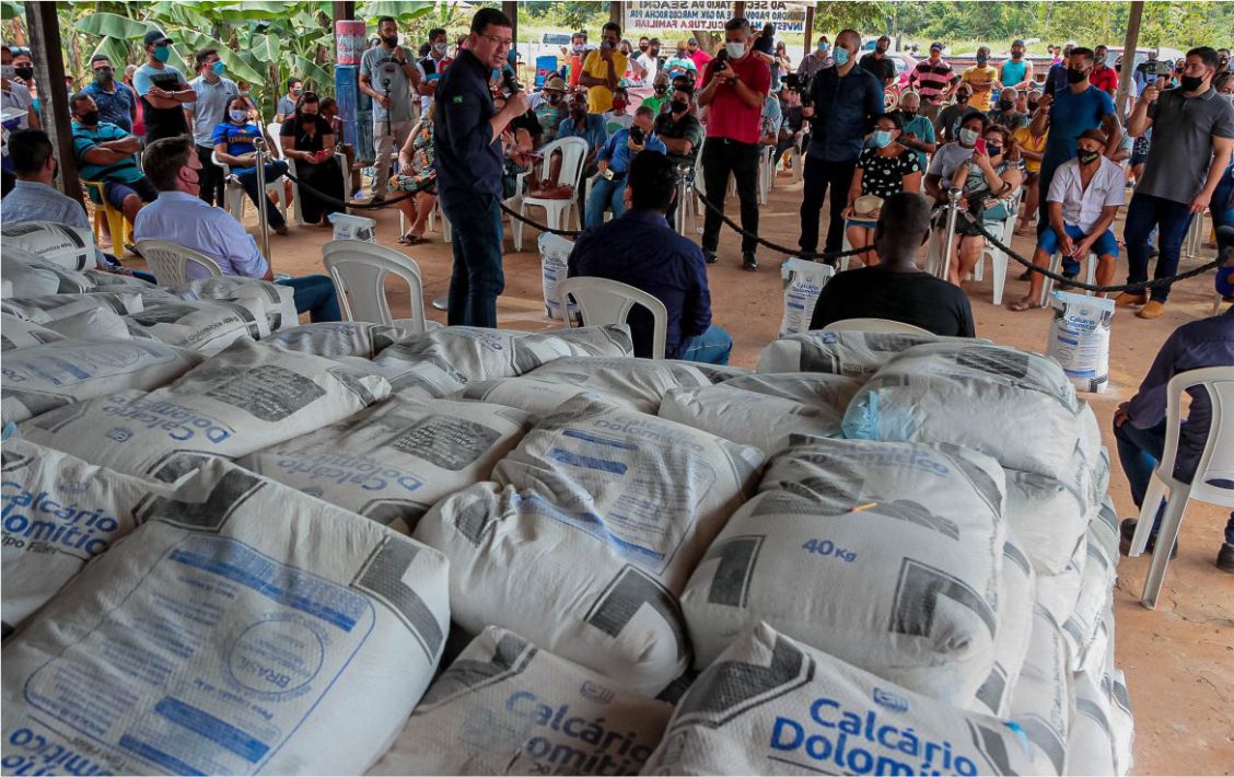 Sessenta produtores cadastrados na Associação Boa Safra receberam 15 sacas de 40 quilos cada um, totalizando 27,6 toneladas.