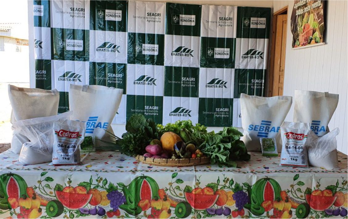 Kits foram entregues para incentivar a produção de alimentos sem a necessidade de agrotóxicos