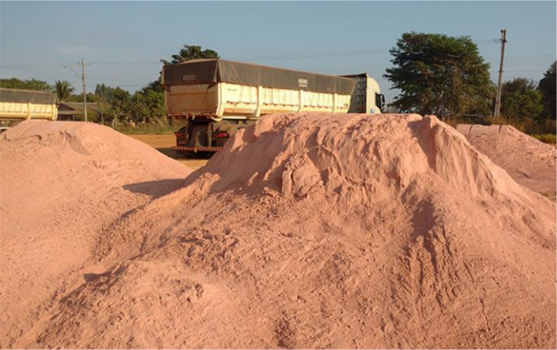 Com o transporte gratuito de 50 mil toneladas de calcário serão recuperados mais de 16 mil hectares de áreas de pastagens degradadas