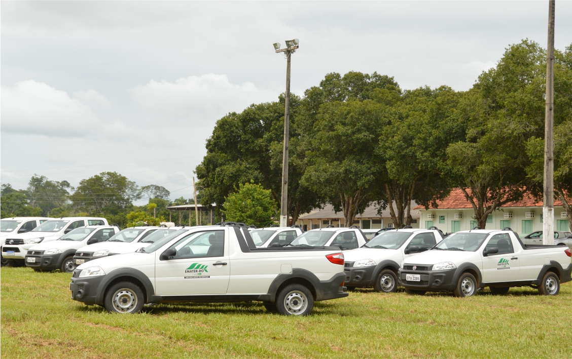 A frota de veículos foi renovada facilitando o acesso e atendimento às propriedades rurais.