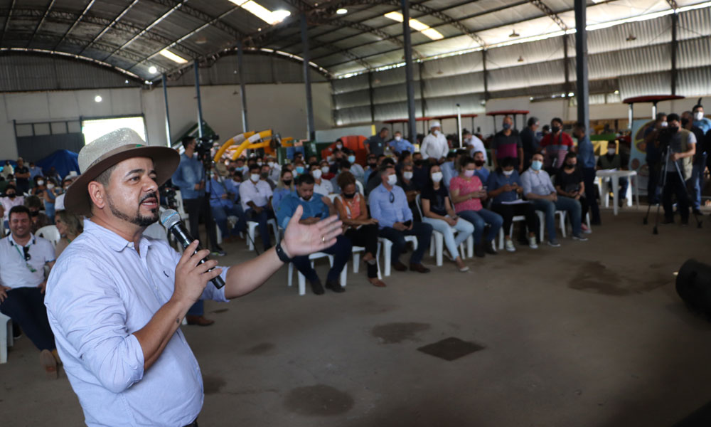 foto-entrega-de-maquinas-irene-mendes-12.21