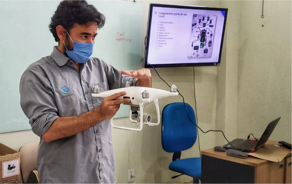 A equipe recebeu treinamento para operacionalização do equipamento.