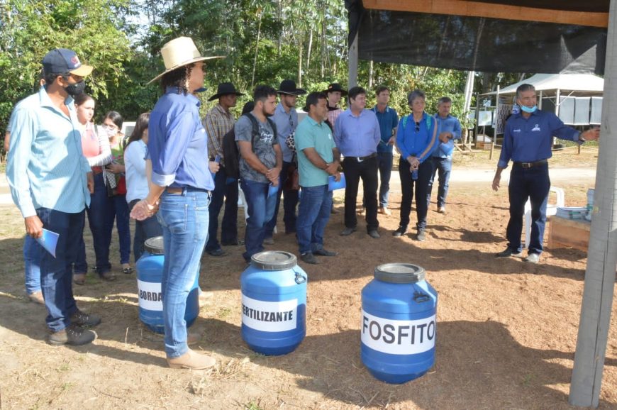 Produtores de 69 localidades do Estado estão sendo levados até à Rondônia Rural Show em ônibus disponibilizado pela Emater-RO.